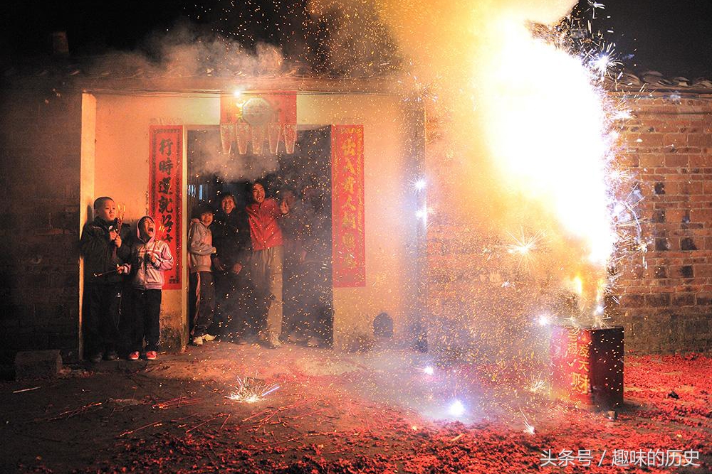 春节为什么放鞭炮