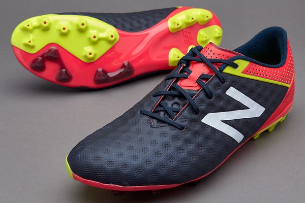 比赛开始：new balance 推出最新配色 Visaro 足球鞋