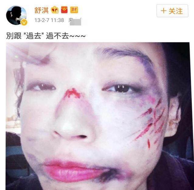 范冰冰受夹胸刑不用替身看着都疼，关晓彤上刑场还一脸气定神闲呢