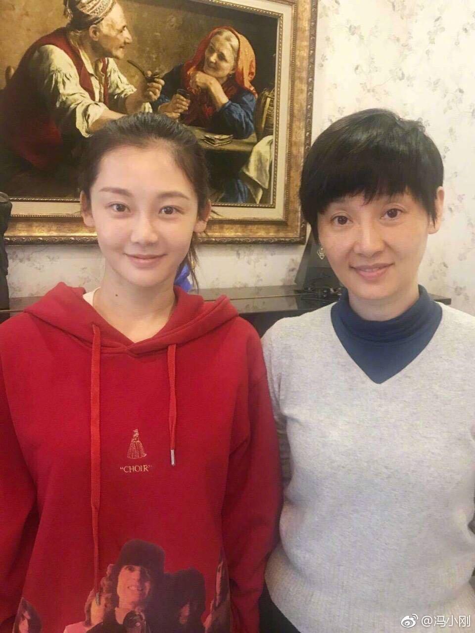 《芳华》女主演苗苗凭啥被冯小刚力捧,因为长得像年轻时的徐帆?