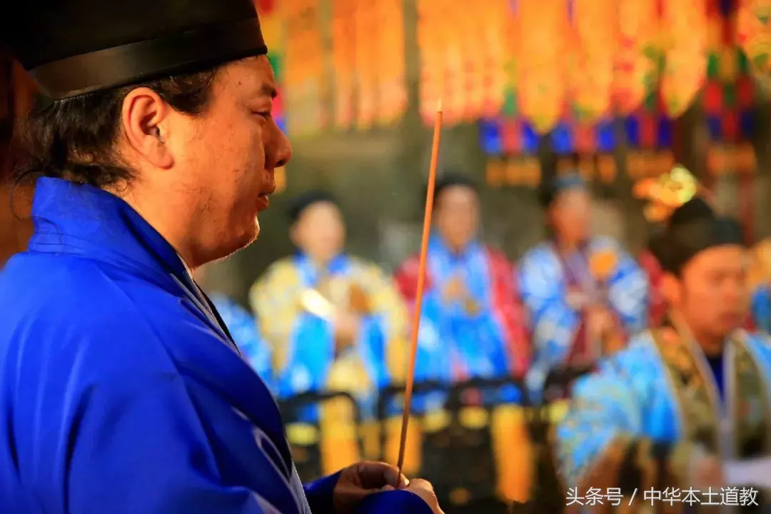 切莫"烧香不明理",道教上香规范!