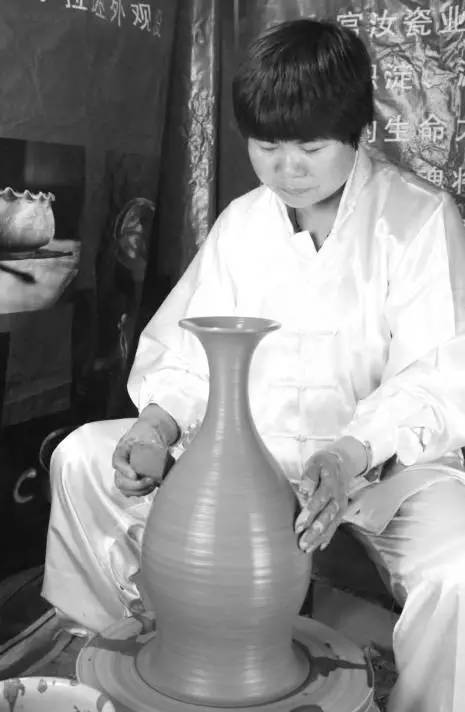 河南省陶瓷艺术家爱心捐赠作品义卖竞价第十期预展