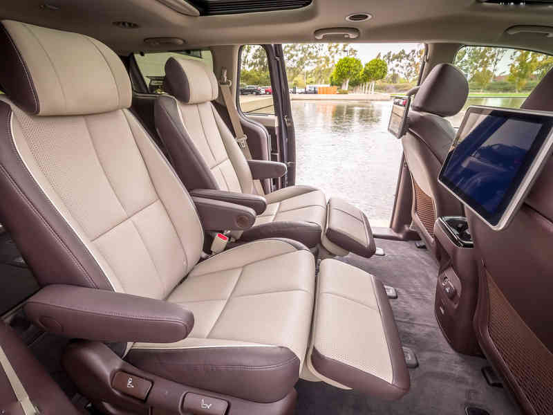 起亚嘉华7座商务车2021款图片_起亚嘉华9座 - 阜阳汽车网