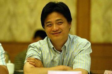 他曾是央视一哥，地位永胜朱军，因话多被雪藏，得抑郁症至今未愈
