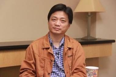 他曾是央视一哥，地位永胜朱军，因话多被雪藏，得抑郁症至今未愈
