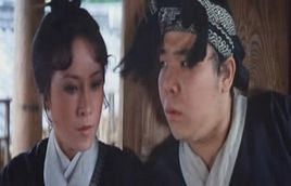 她是洪金宝和成龙的师姐 55岁时被周星驰捧红了 包租婆逆袭