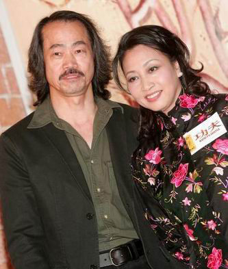 她是洪金宝和成龙的师姐 55岁时被周星驰捧红了 包租婆逆袭