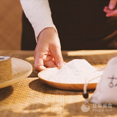 明武白饼 百年美白秘方 今夏不怕阳光 天天看点