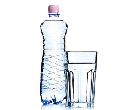塑料杯子喝热水有害吗（长时间用塑料水杯喝水的危害）