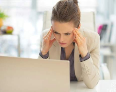 偏头痛的症状是什么，有什么方法可以快速缓解偏头痛