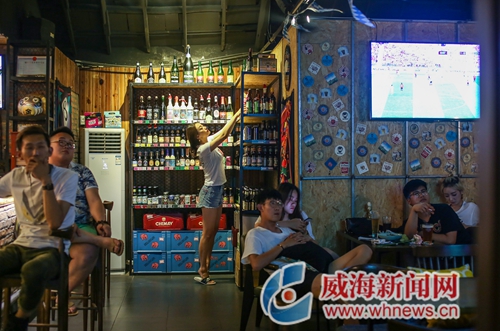 文登酒吧世界杯(世界杯“踢”热威海夜经济 烧烤店客流量明显增多)