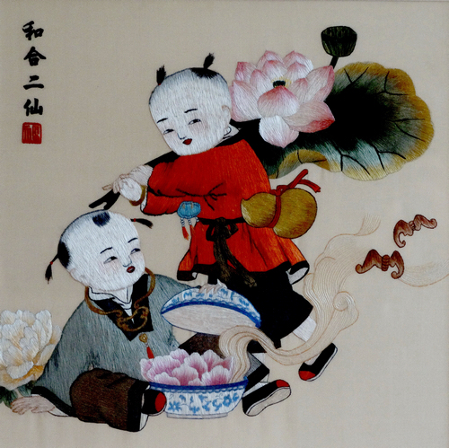 和合二仙是专门负责主管恋爱和婚姻的神仙,婚礼上常常张贴他们的画像