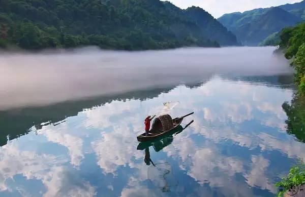 《浪淘沙》，借问江潮与海水