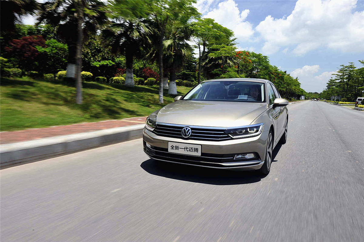 优惠3.3万元起，不到18万元的现款迈腾买不买？