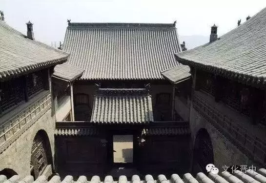 王家大院，一直由县府开发和运营