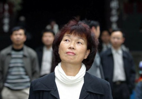 龙应台丈夫简介台湾女作家龙应台她文笔细腻对亲情感触颇深