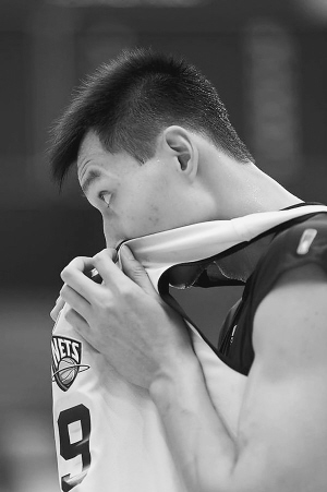 易帝 为什么不能打nba(易帝重返NBA，我们都欠当年的“莲妹”一个道歉)