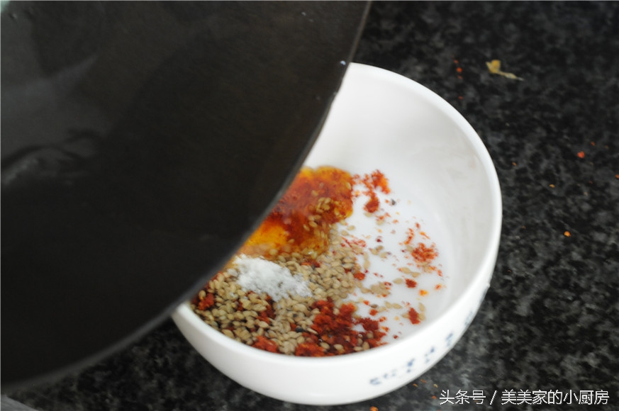 紅油蓮藕,紅油蓮藕制作方法竅門