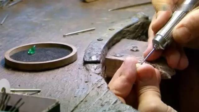 教育JEWELRY STORY——带你走进华丽珠宝的诞生历程