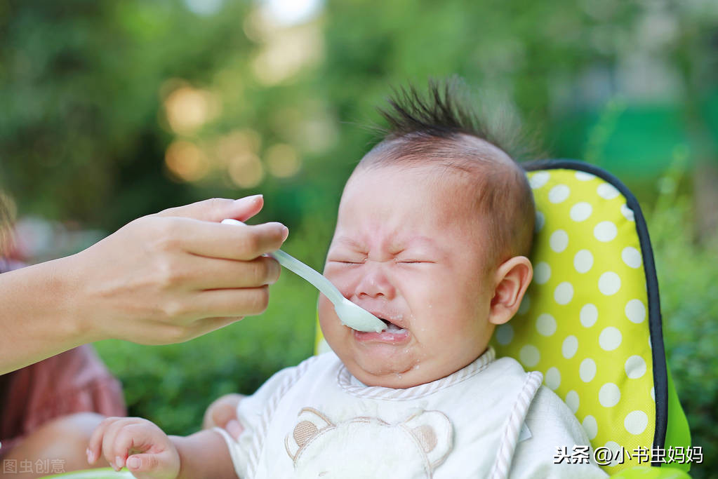 婴儿不好好吃奶是怎么回事（宝宝一直不爱吃辅食是怎么回事）