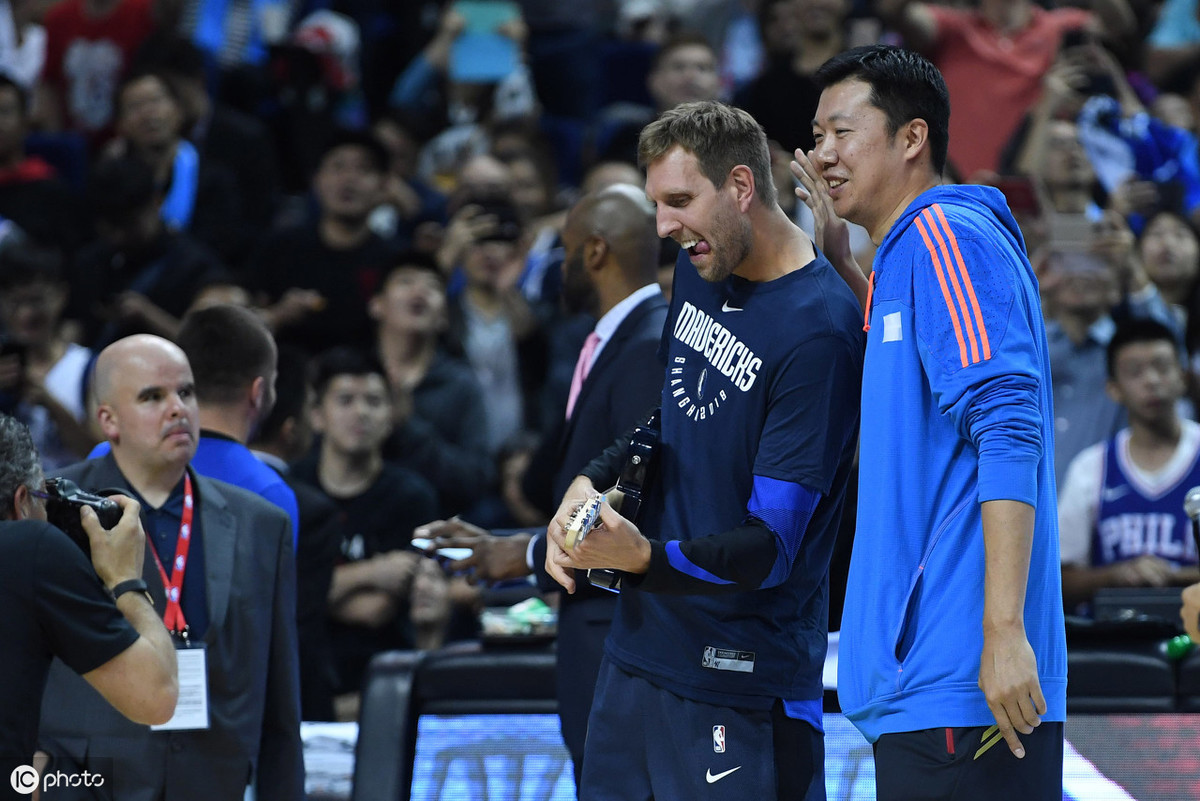 为什么nba不能上华人教练(姚明的成功只是个例，中国球员为何在NBA赛场上不受欢迎？)