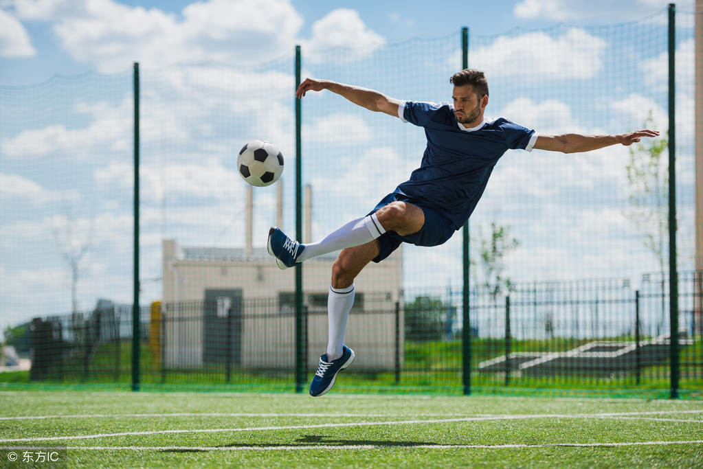 足球英语怎么说soccer(足球到底是叫football还是soccer？千万不要搞混啦，小心被白眼)