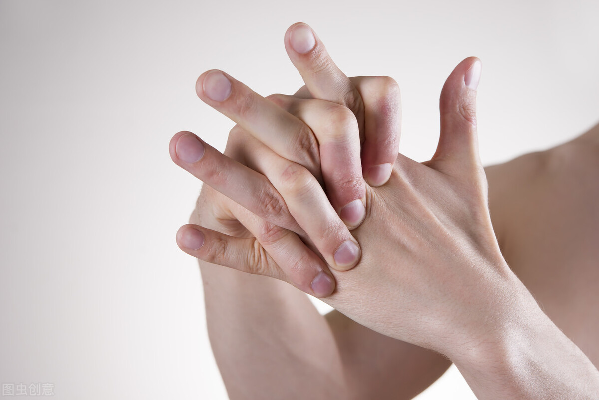 大拇指关节疼什么原因（大拇指指节痛是哪些疾病的预兆）