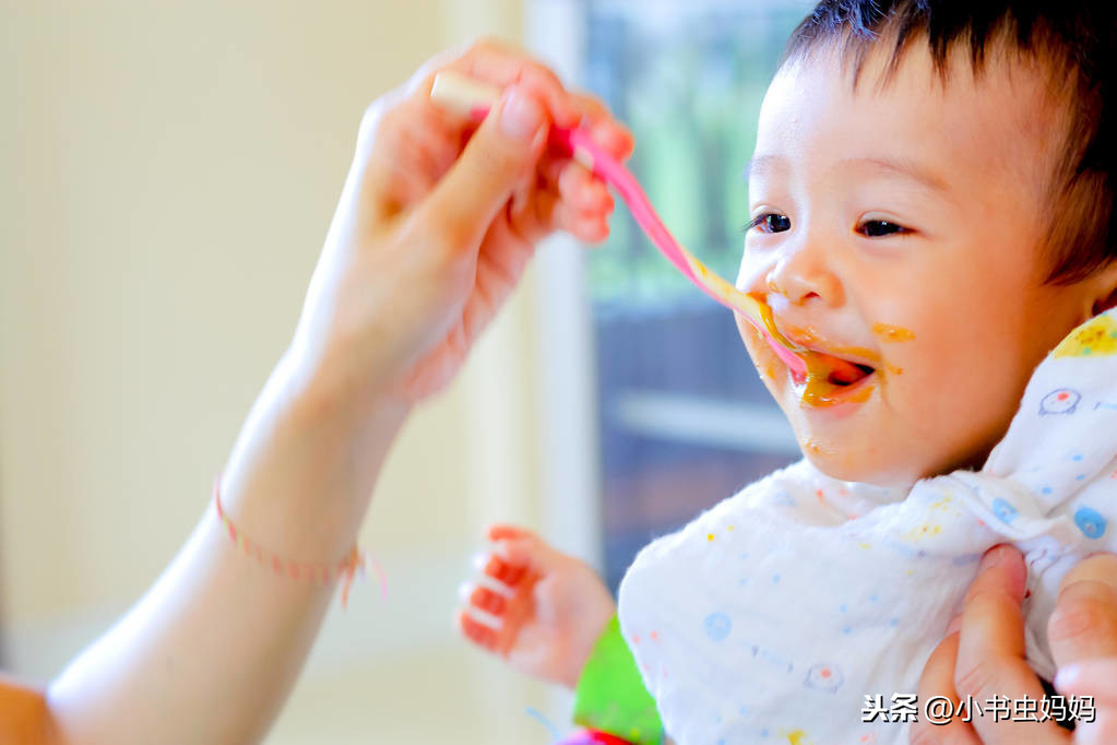 宝宝吃辅食后不愿意喝奶怎么办？可能这3个原因引起，父母要重视