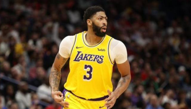 nba球衣23号是哪些人(纵观NBA联盟近四十年内，有哪些著名球星穿过23号球衣？)