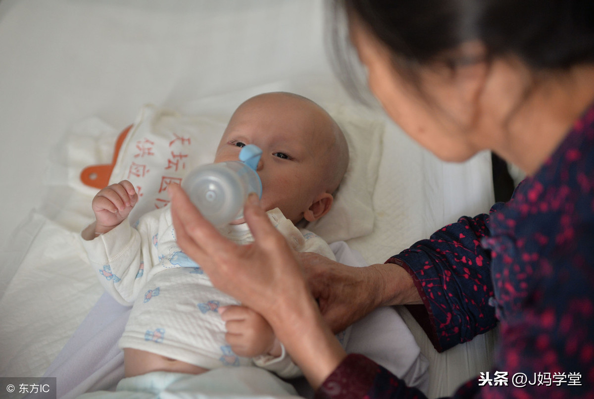 婴儿宝宝什么时候可以喝水？为了孩子的健康，父母要知道