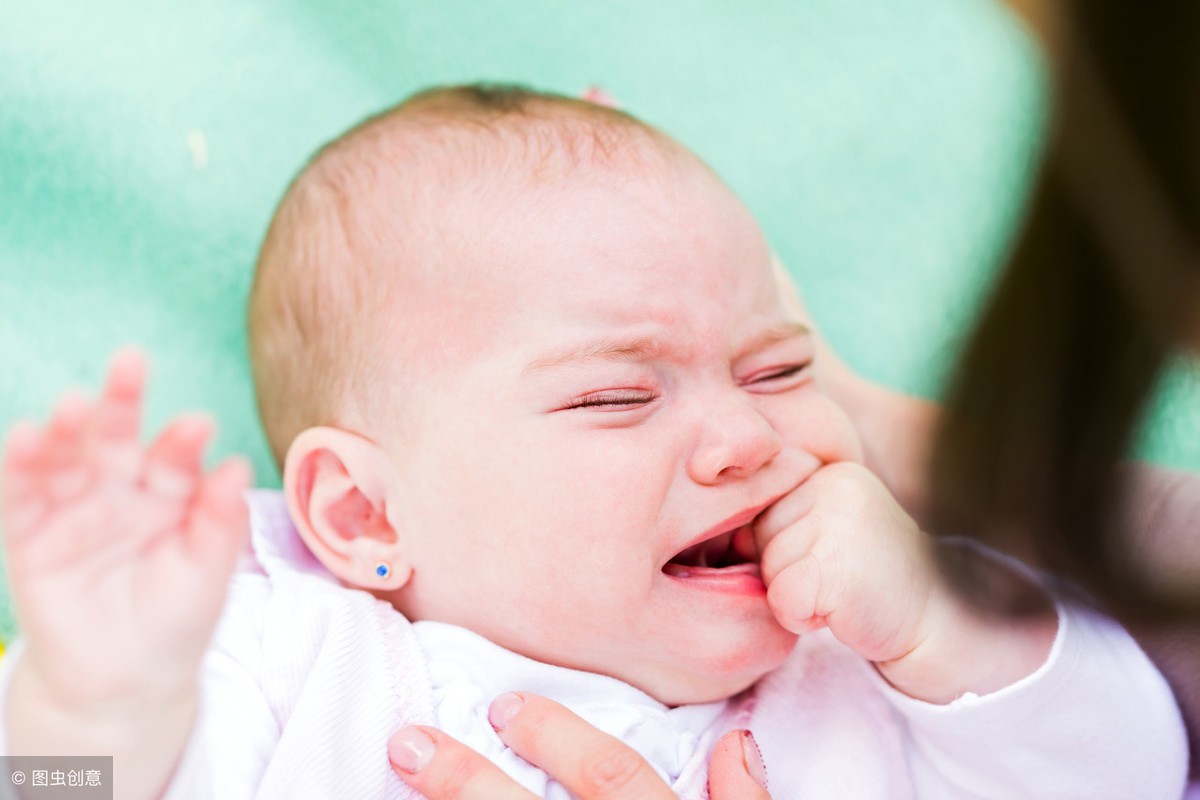 婴儿长牙顺序图片（这些症状说明宝宝正处在长牙期）-幼儿百科-魔术铺
