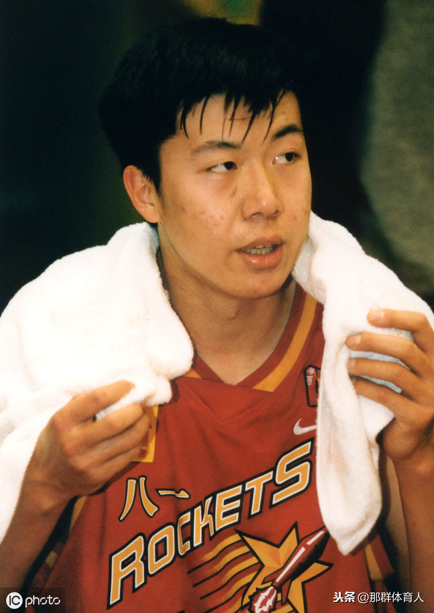 最强NBA王治郅海报(王治郅：从天才到伟大，以及那消失的1800天)