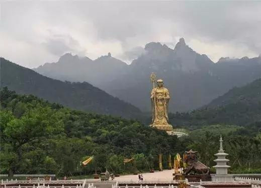 峨眉山是哪个菩萨的道场(佛教四大名山和道教四大仙山，竟然是这些菩萨们的道场)