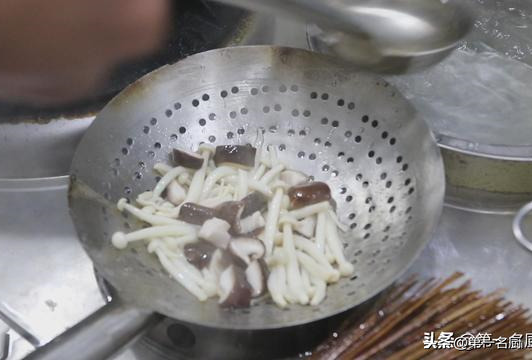 茄子这样做真是太好吃了，鲜香滑嫩又入味，一不小心又多吃一碗饭