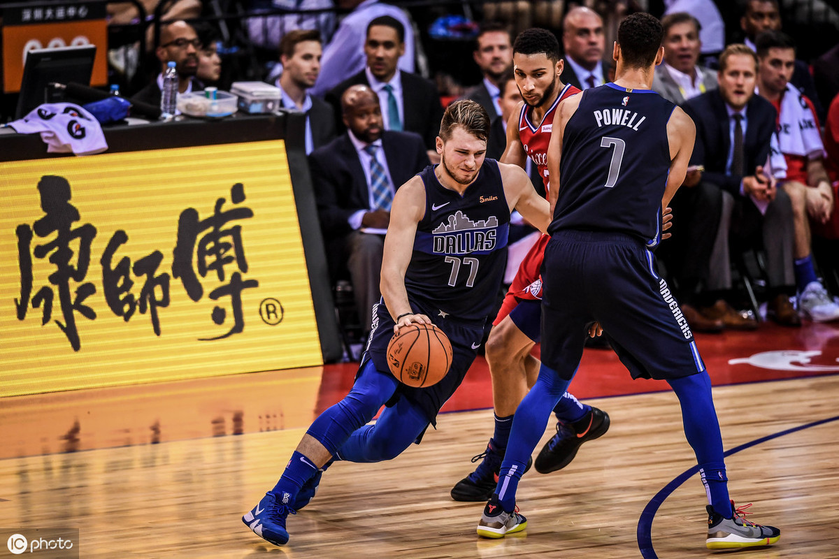 为什么nba正在下坡路(论nba发展现状，从铁血防守到四大分卫的落幕，nba为什么乐趣少了)