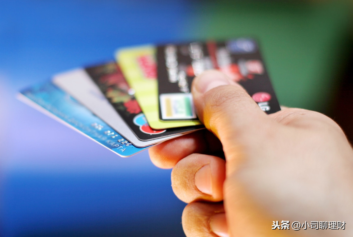 储蓄卡和借记卡哪个好（储蓄卡和借记卡有什么区别）