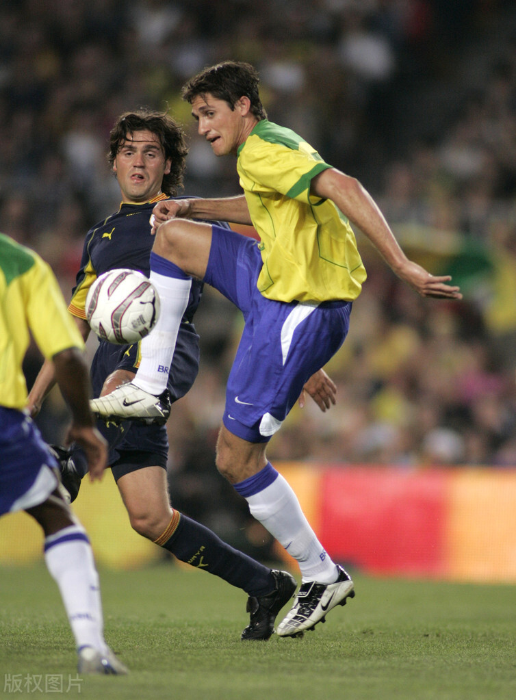2002世界杯巴西主力阵容(签帕奎塔桑巴味更浓：盘点七冠王里昂队史10大巴西球星)
