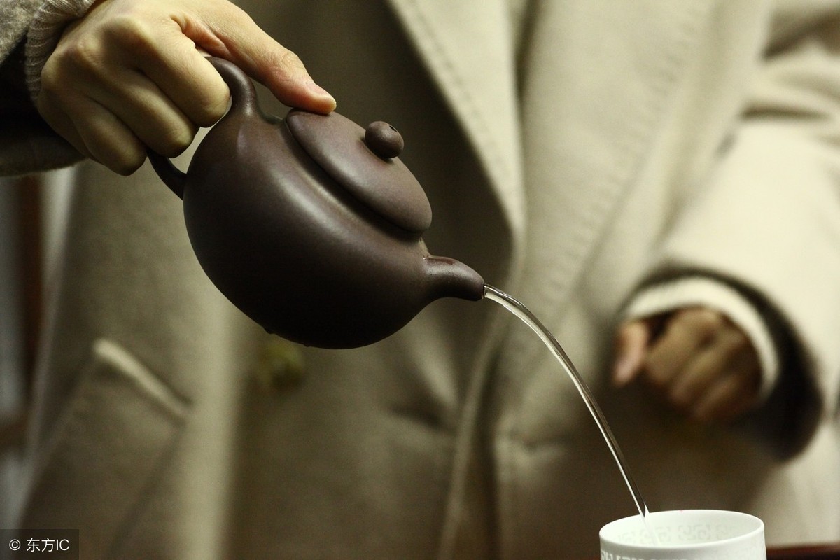 紫砂壶要不要开壶？养壶，要不要用茶叶浸泡？包浆可否快速形成？