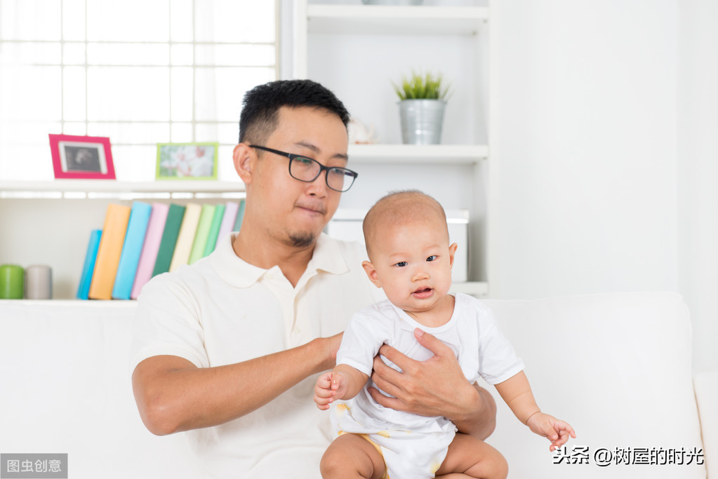 刚出生的婴儿打嗝怎么办（新生儿打嗝的处理方法）