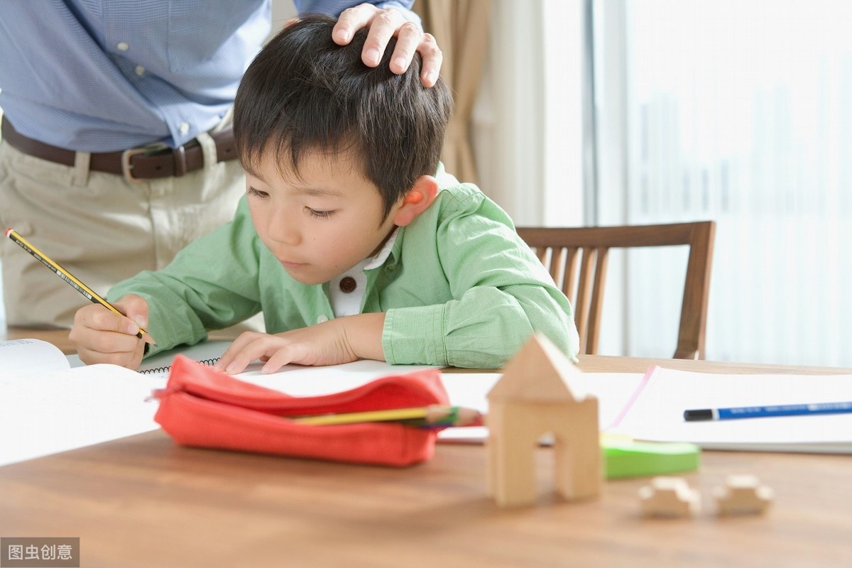 孩子与父母没话说，竟是家长没掌握与孩子谈心技巧，不妨这样做