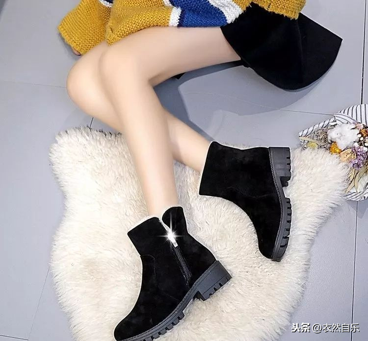 新出一种冬靴，也叫“加绒女靴”，特新颖的设计，洋气舒适不冻脚