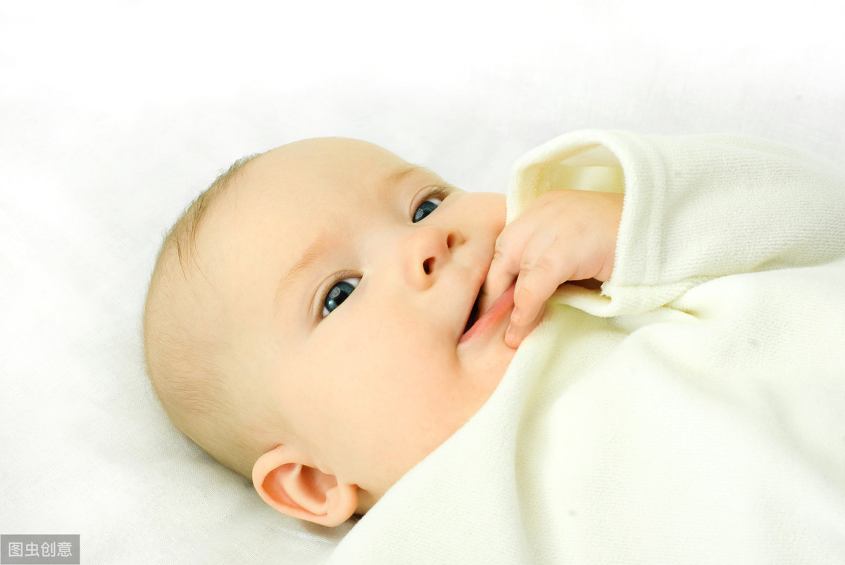 两个月的婴儿（2个月宝宝身心发展特点）-幼儿百科-魔术铺