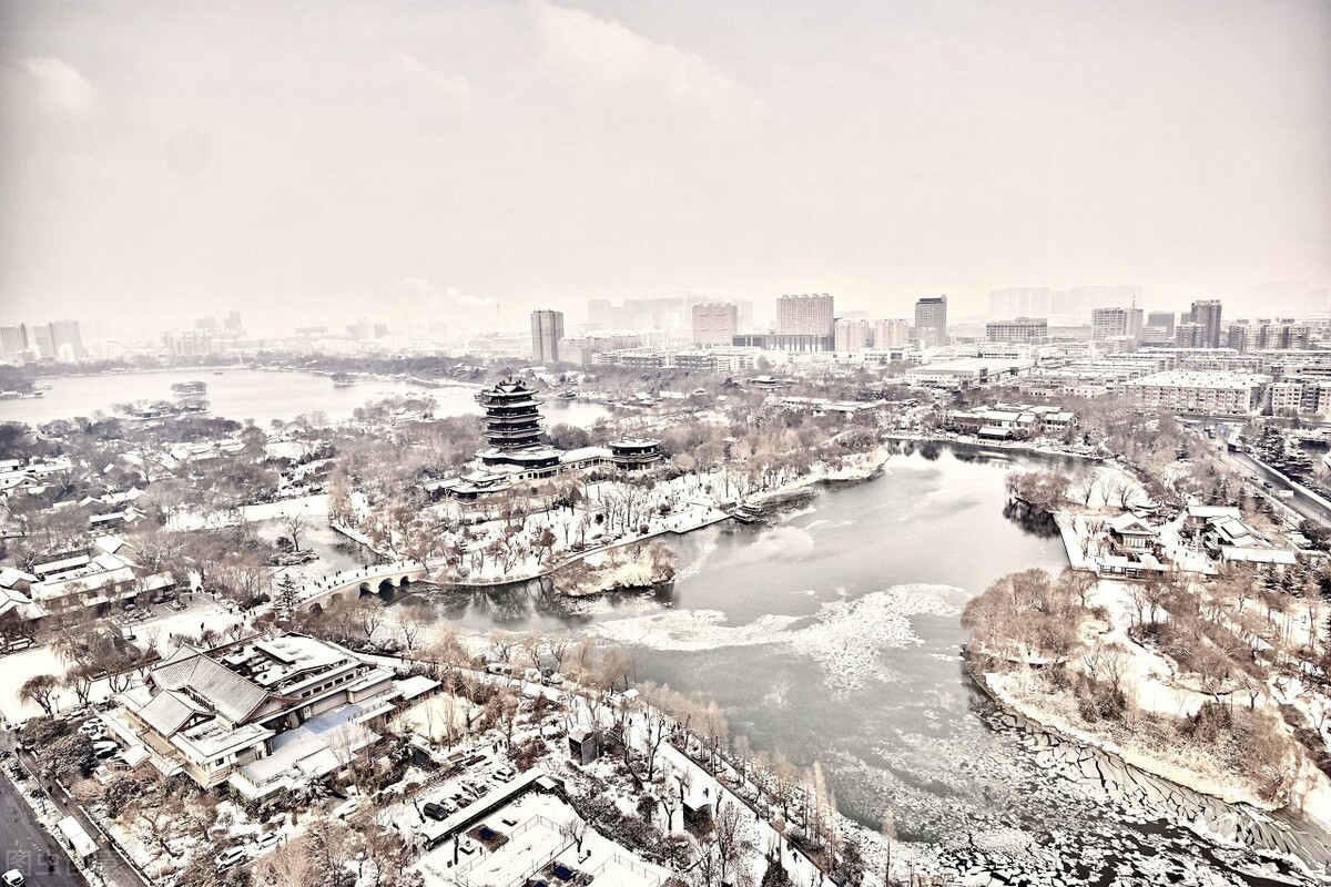 《济南的冬天》，跟老舍先生学写作：写景既要抓特点又要有情感