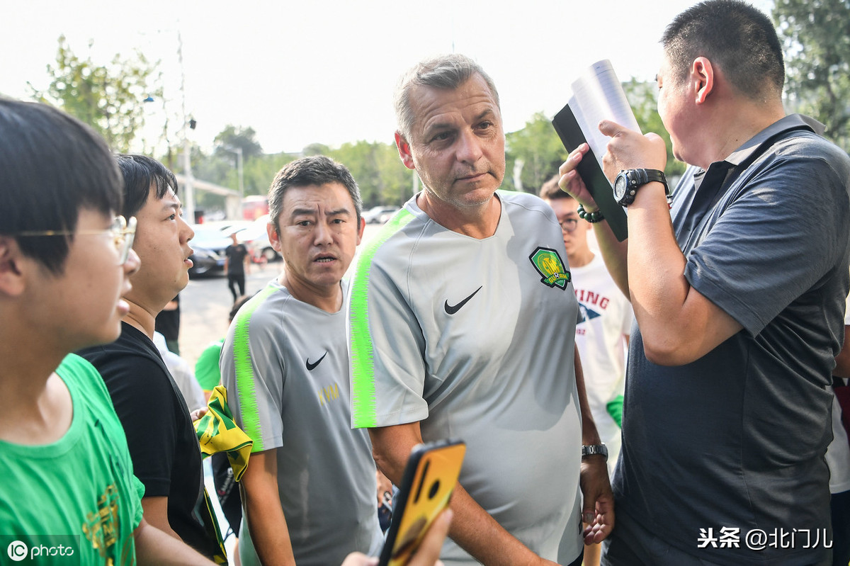 国安三大功勋主力都已正式离队(国安13人离队：仅剩1位主力，主帅已无从下手)