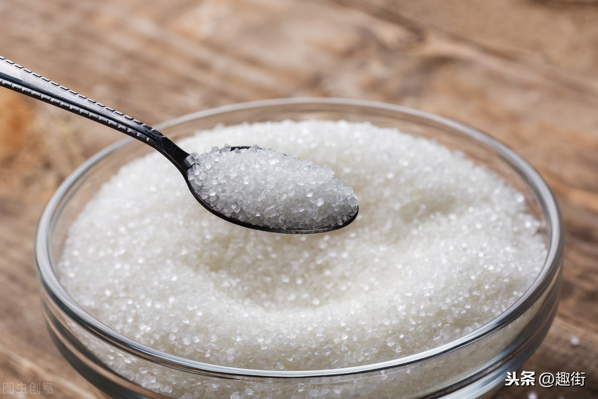 糖霜和糖粉的区别(同样是糖，白砂糖、绵白糖、糖粉、糖霜有啥不同？适用哪些食物？)