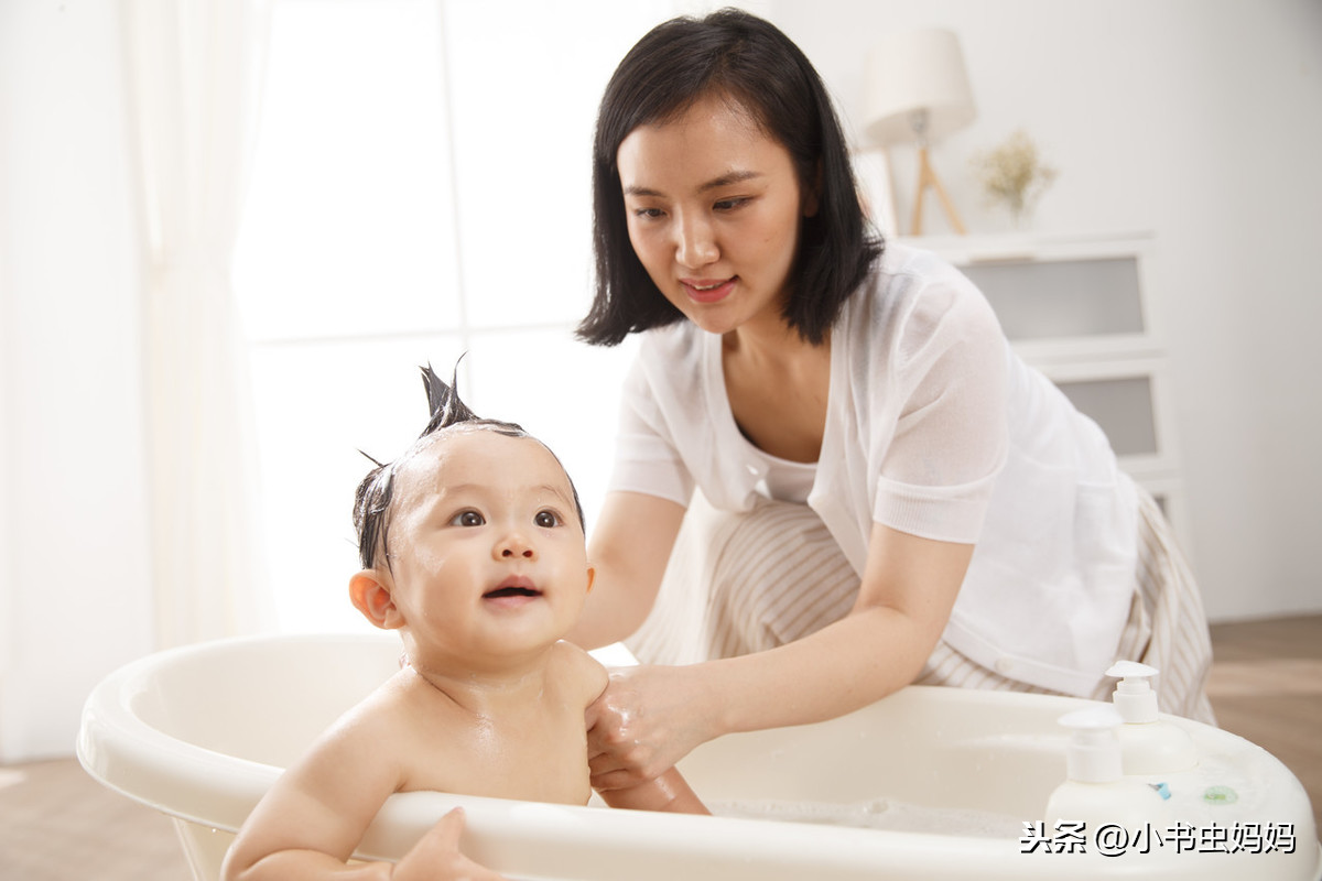 如何给婴幼儿洗澡？父母做好几个步骤和注意事项很重要，不要忽视