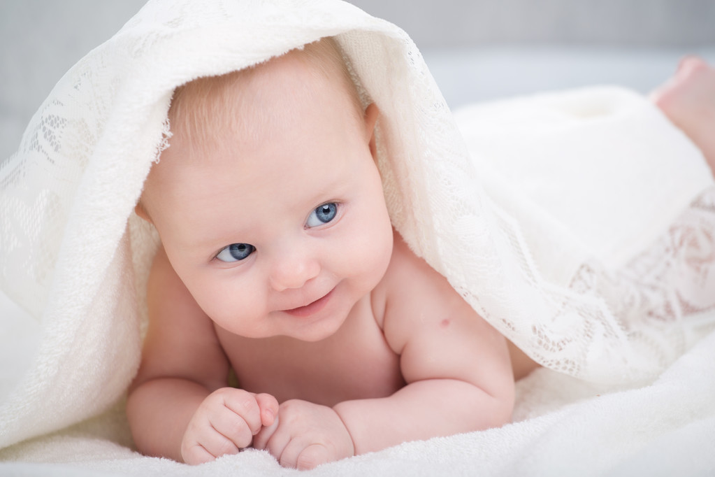 新生儿黄疸怎么退得快？父母做好这三点，宝宝病情自然好转