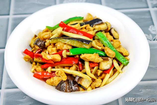 茄子这样做真是太好吃了，鲜香滑嫩又入味，一不小心又多吃一碗饭
