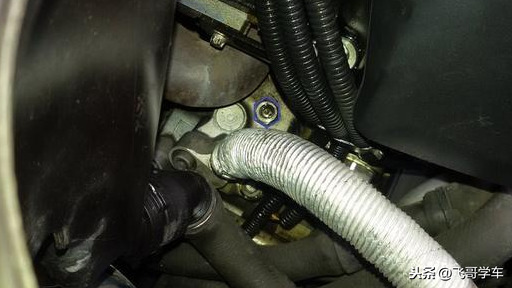 夏天汽车空调不给力那可不行啊！宝马E92空调特殊故障的维修过程