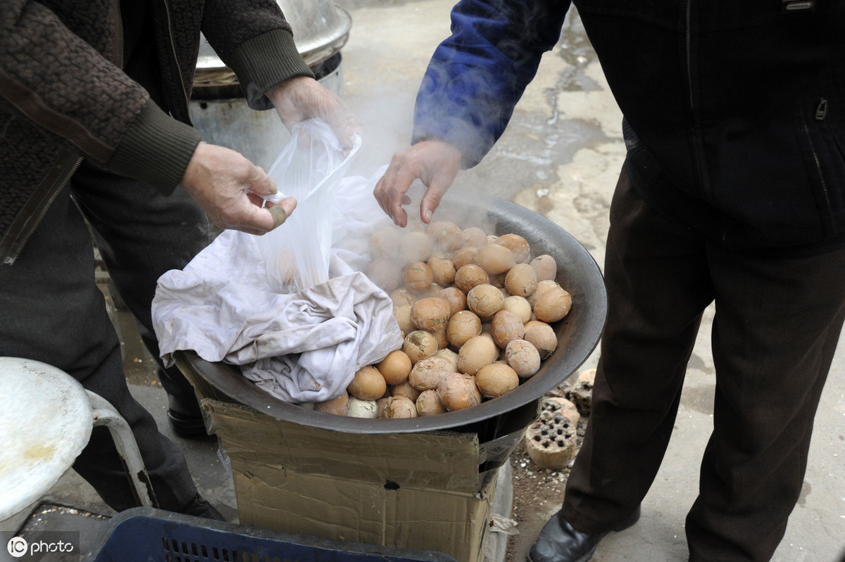 一看就会的舌诊！舌苔厚、腻、发黄、刮不掉怎么回事？（舌诊下）